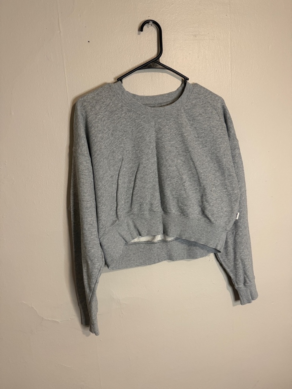 Fabletics Heather Gray Cropped Sweatshirt